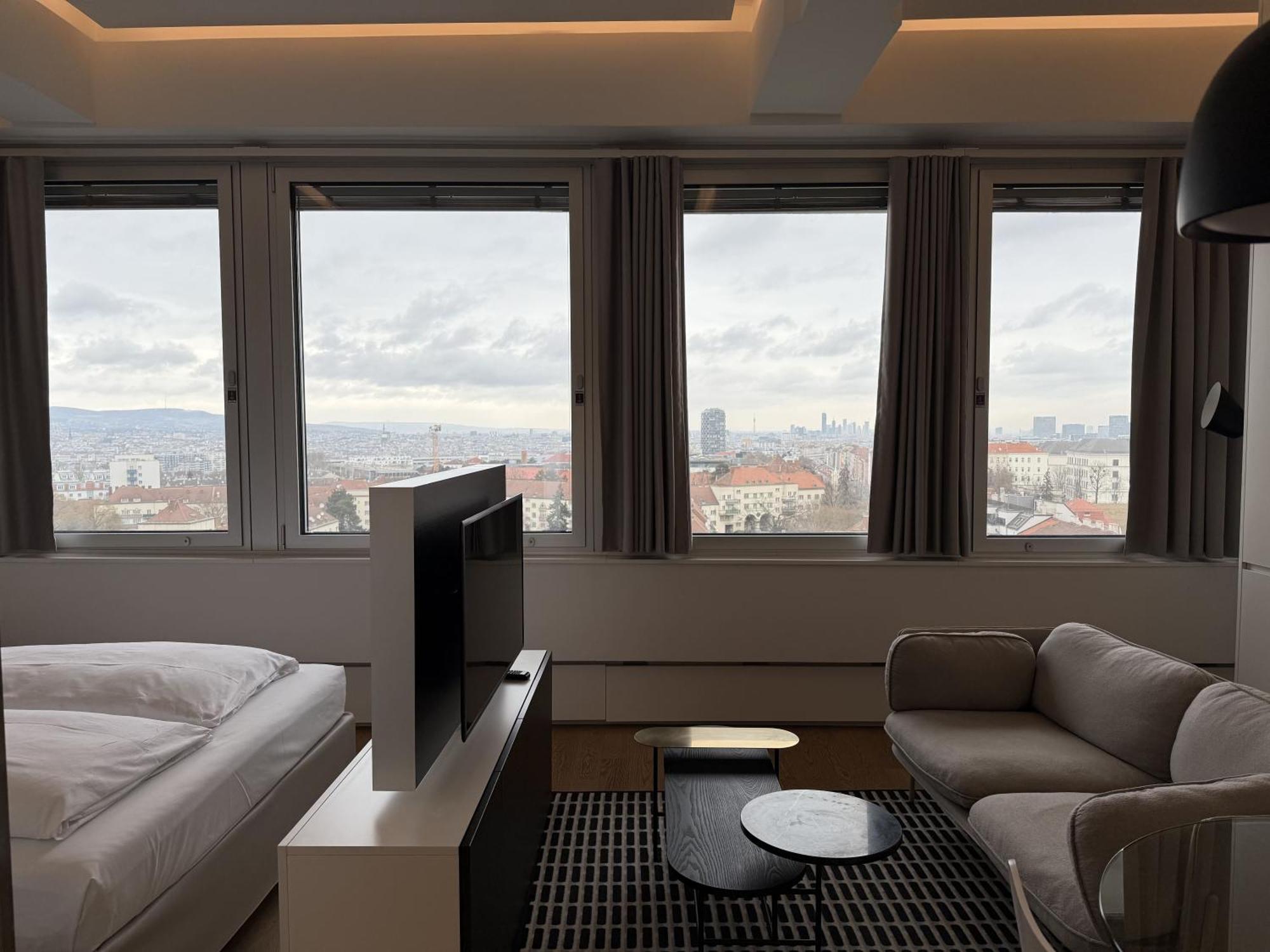 Modern With Stunning Skyline Views Apartment Wien