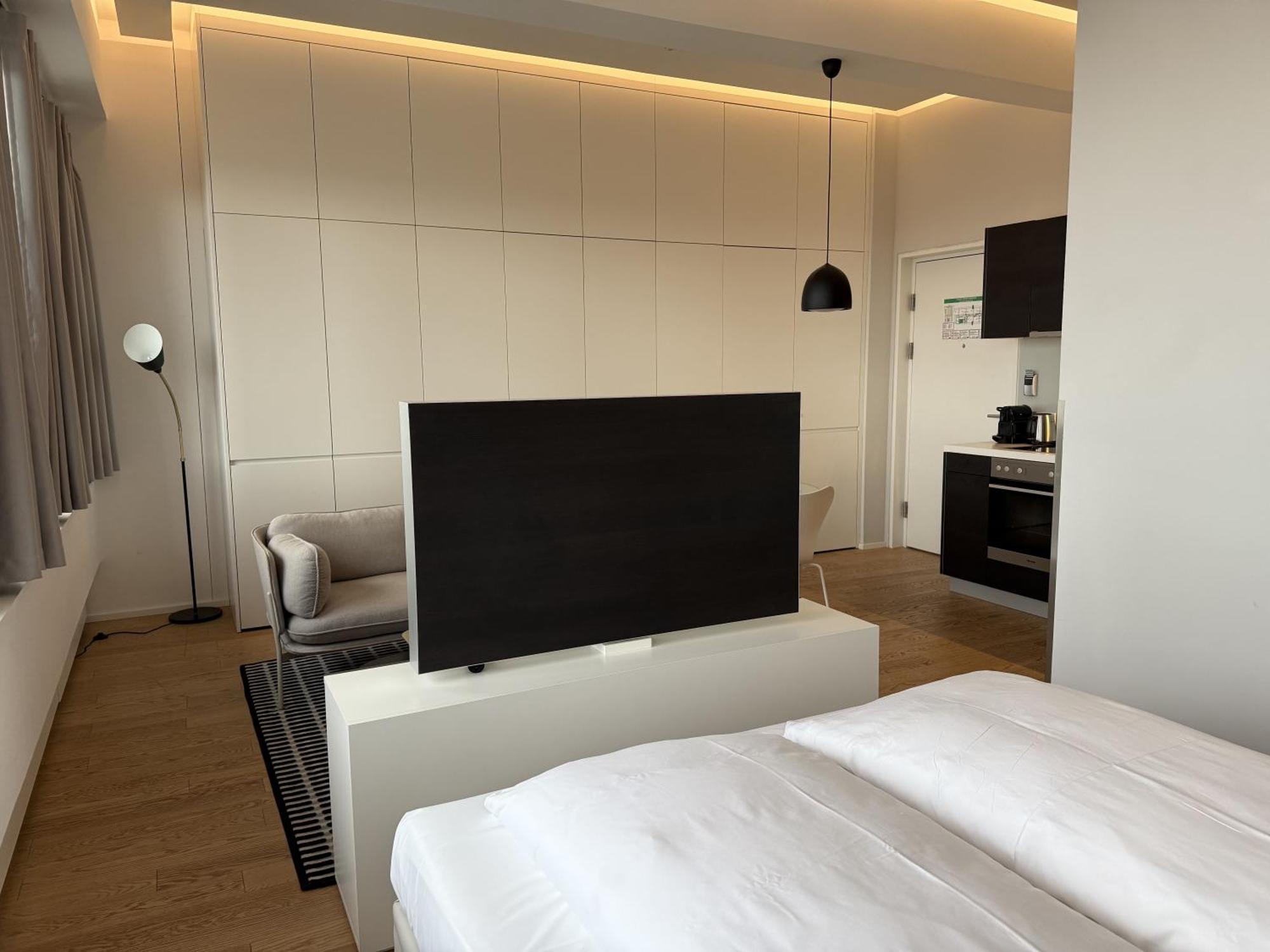 Modern With Stunning Skyline Views *